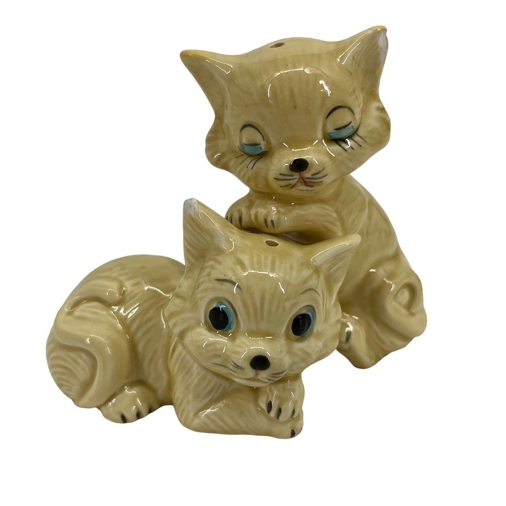 Vintage Salt & Pepper Shakers Cats Standing & Laying Ceramic Collectible